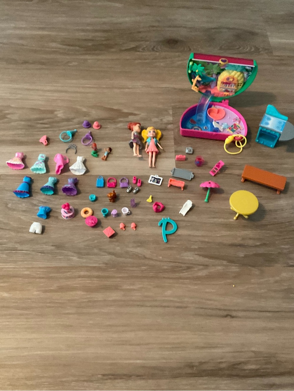 Polly Pocket | 60 count Playset with Pink and Blue Accessories - Kids Toys